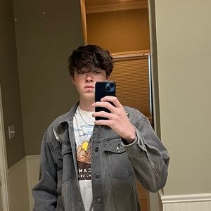 Meet your Posher, Philip